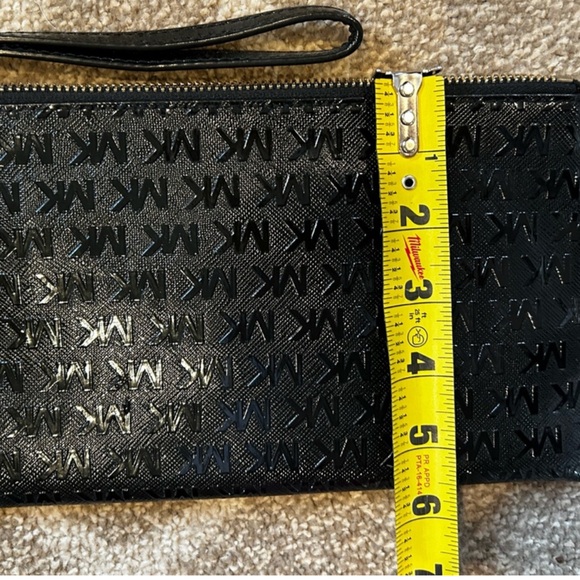 NWOT Michael Kors Embossed Black Wristlet - Picture 5 of 5